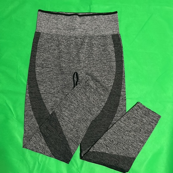 Victoria's Secret PINK Seamless
High Waist Legging - Picture 6 of 9